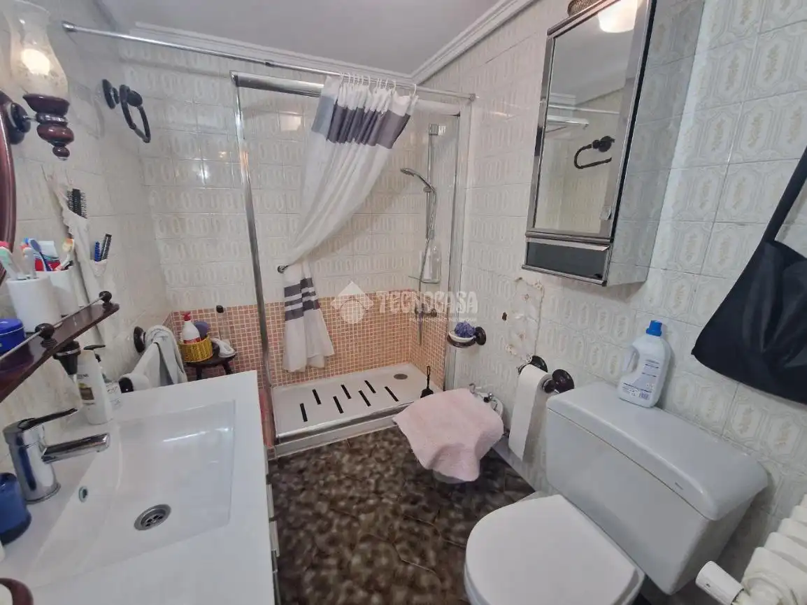 Baño de Piso en venta en Palencia con Calefacción, Parquet y Terraza