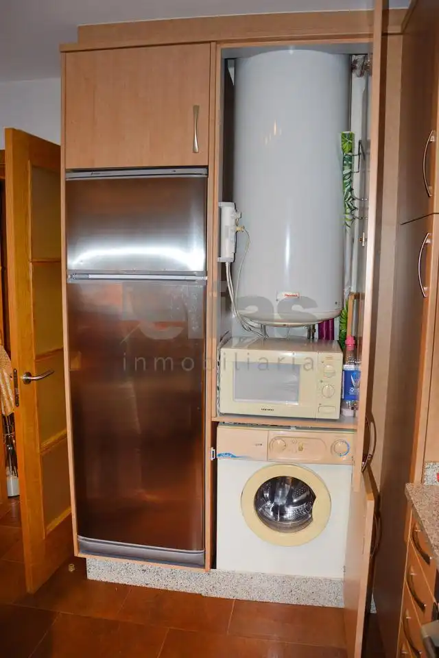 Cocina de Piso de alquiler en Laxe con Amueblado y Balcón