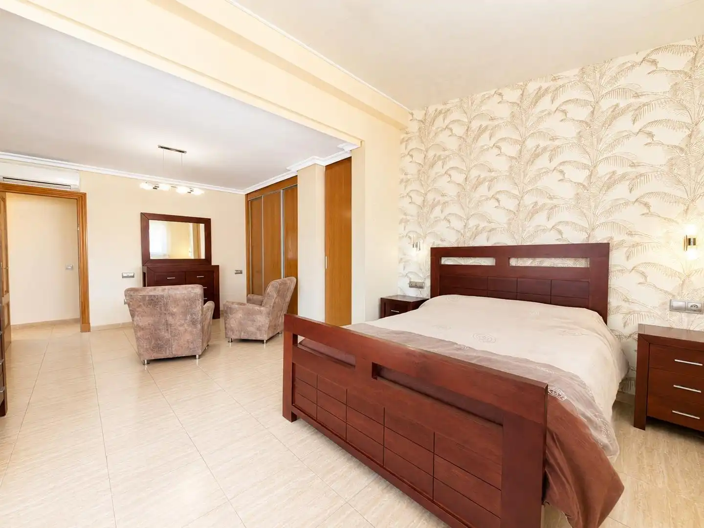 Habitación de Ático de alquiler en Almería con Aire acondicionado, Terraza y Amueblado