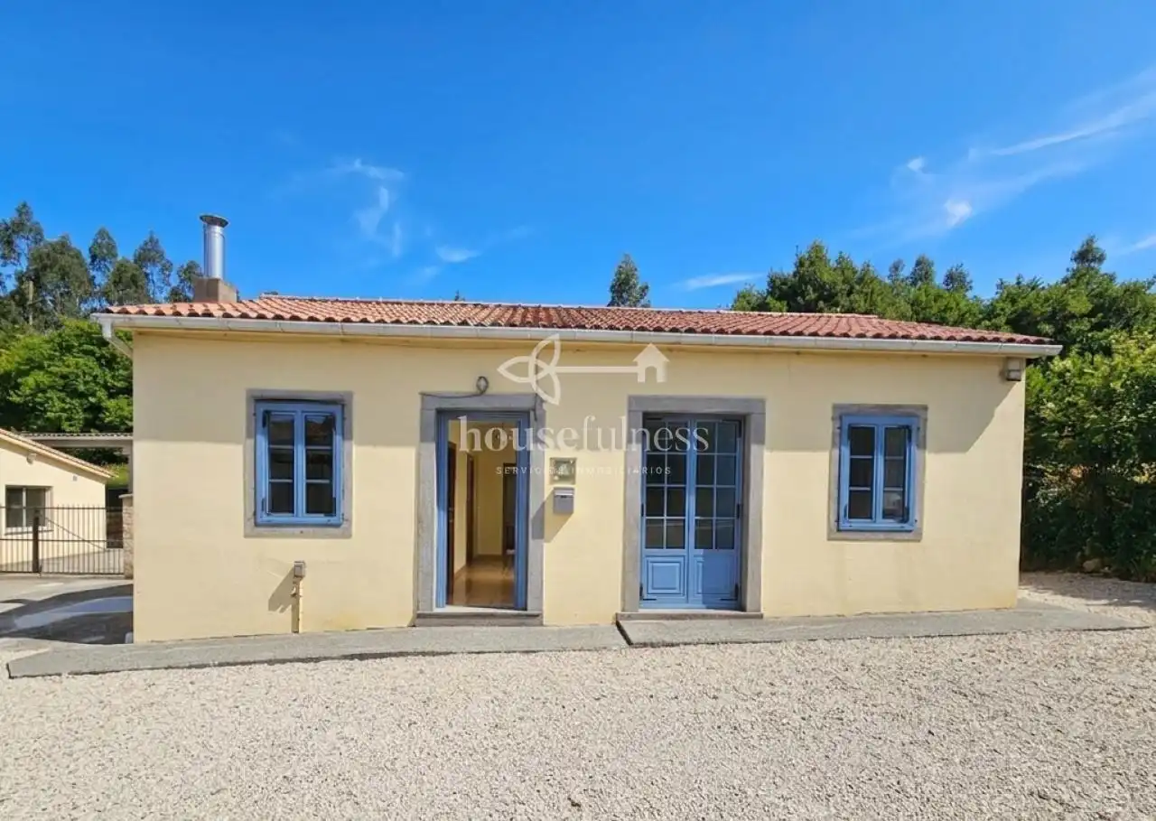 Vista exterior de Casa o xalet en venda en Moeche amb Jardí privat i Traster