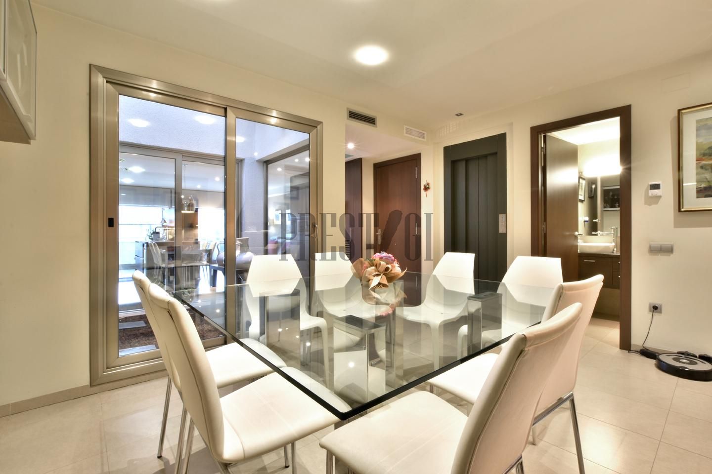 Menjador de Casa o xalet en venda en Terrassa amb Aire condicionat, Parquet i Balcó