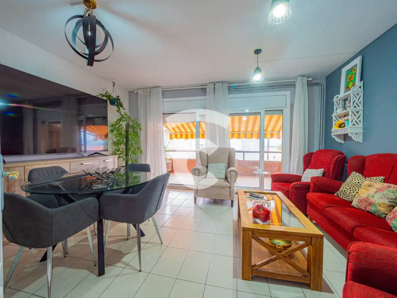 Sala de estar de Casa adosada en venta en Roda de Ter con Calefacción y Terraza