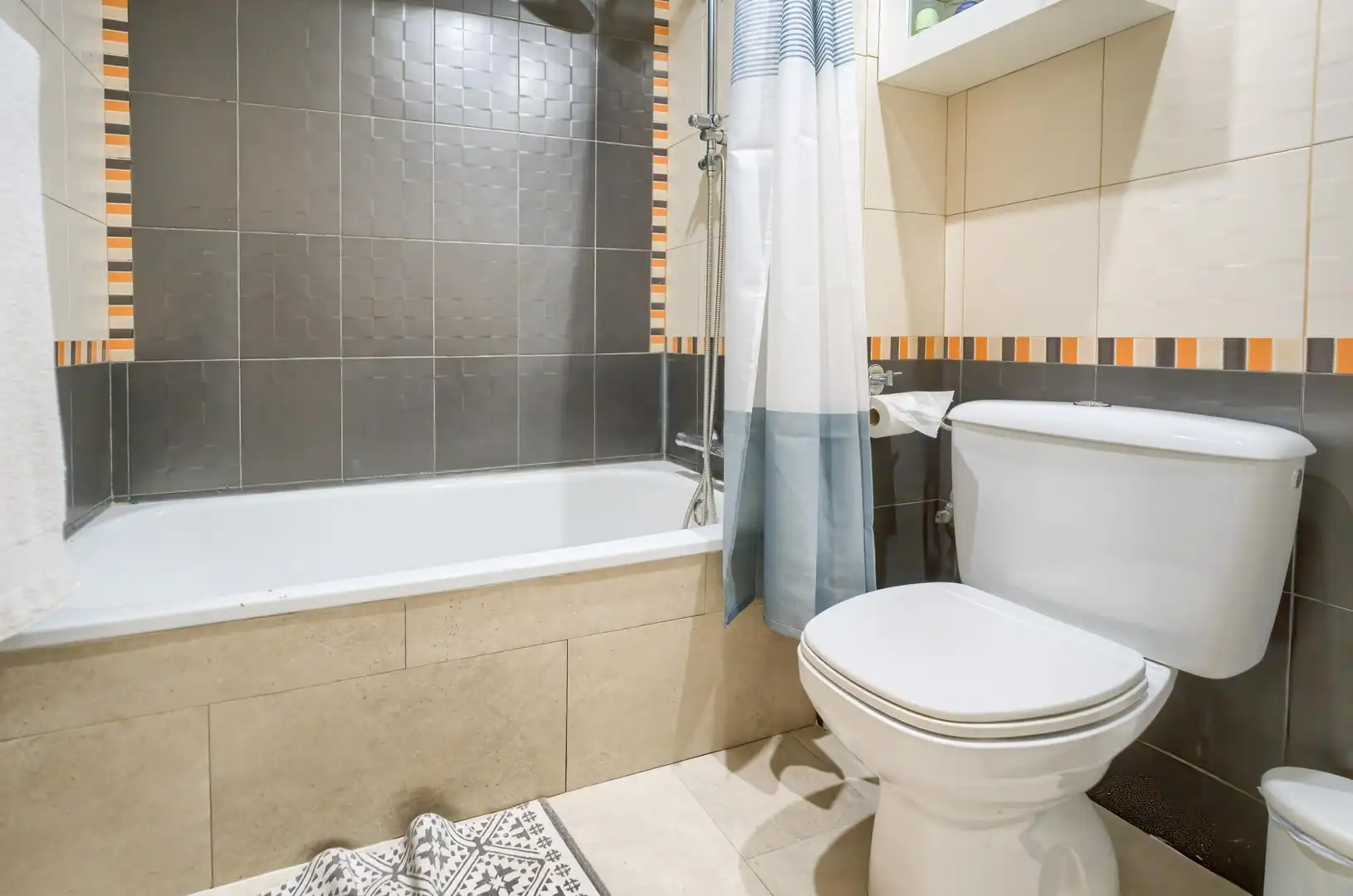 Bathroom of Apartments for sale in Alcalá de Guadaira