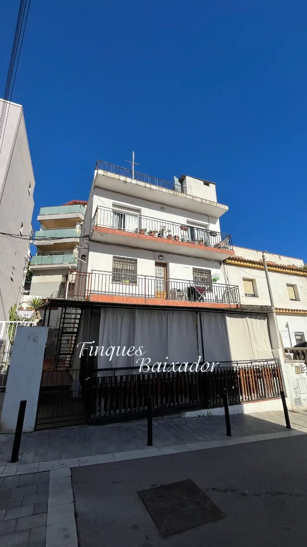 Exterior view of Flat for sale in Castelldefels  with Terrace and Furnished