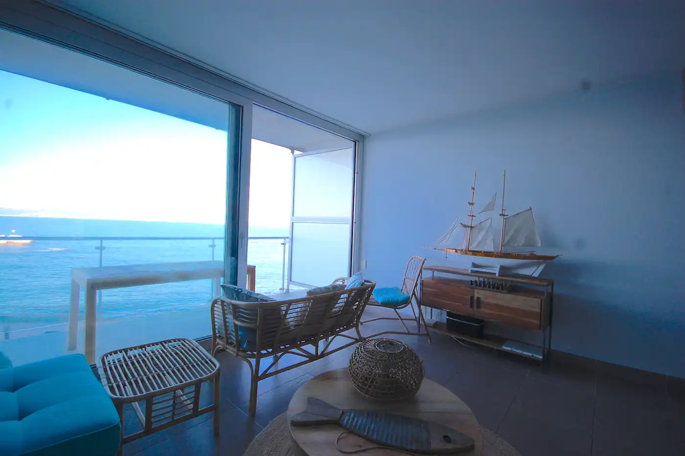 Sala d'estar de Apartament en venda en L'Escala amb Aire condicionat, Calefacció i Terrassa