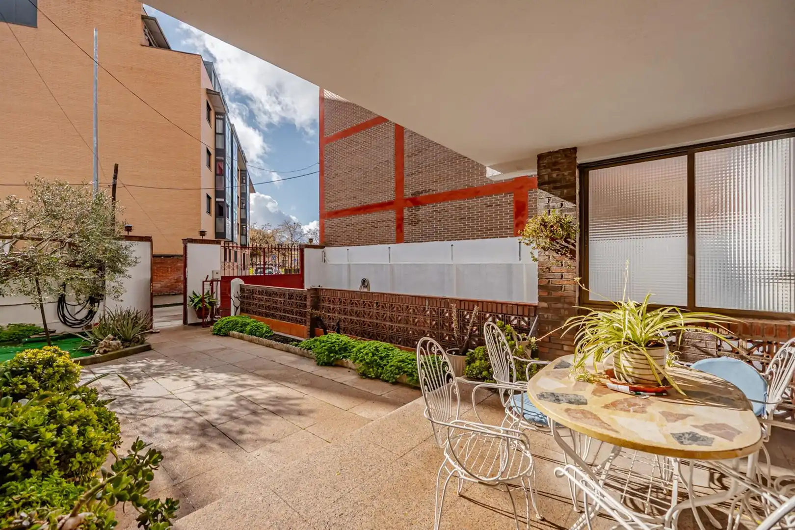 Terrassa de Casa o xalet en venda en Madrid amb Calefacció, Jardí privat i Terrassa