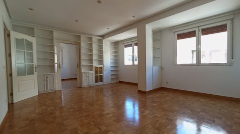 Foto 4 de Piso de alquiler en Los Peñascales, Fuente del Berro, Madrid Capital