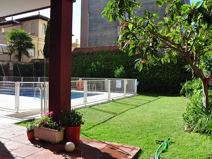 Schwimmbecken von Wohnung zum Verkauf in  Madrid Capital mit Klimaanlage und Terrasse