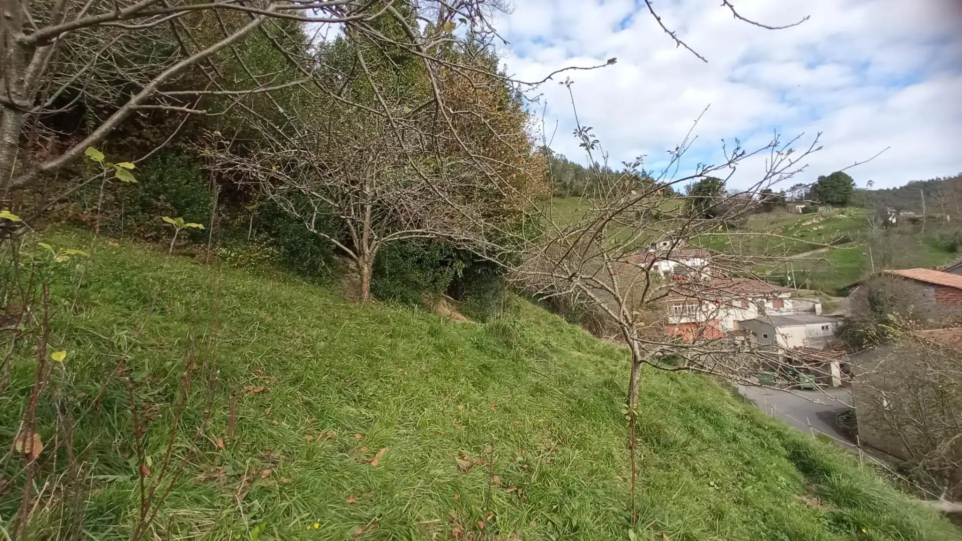 Finca rústica en venta en Sariego con Jardín privado y Amueblado
