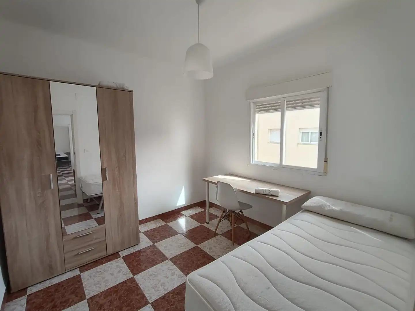 Schlafzimmer von Wohnung zur Miete in Granada mit Terrasse, Möbliert und Balkon