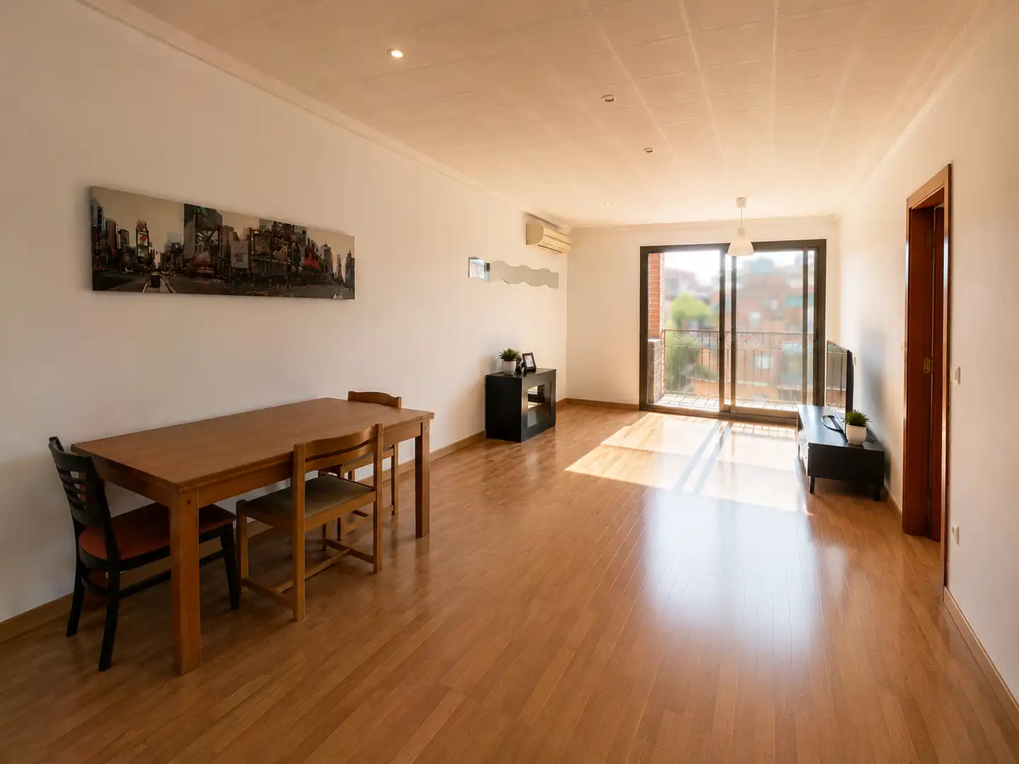 Sala de estar de Piso en venta en Santa Coloma de Gramenet con Aire acondicionado y Balcón