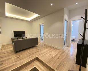 Sala d'estar de Apartament de lloguer en  Madrid Capital amb Aire condicionat, Calefacció i Terrassa