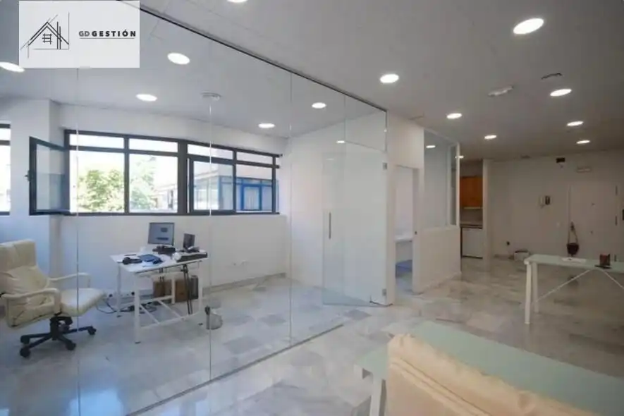 Büro zum Verkauf in Marbella mit Klimaanlage, Heizung und Möbliert