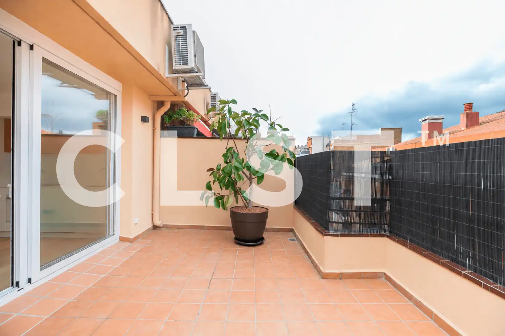 Attic for rent in Carrer de Ballester, El Putget i el Farró