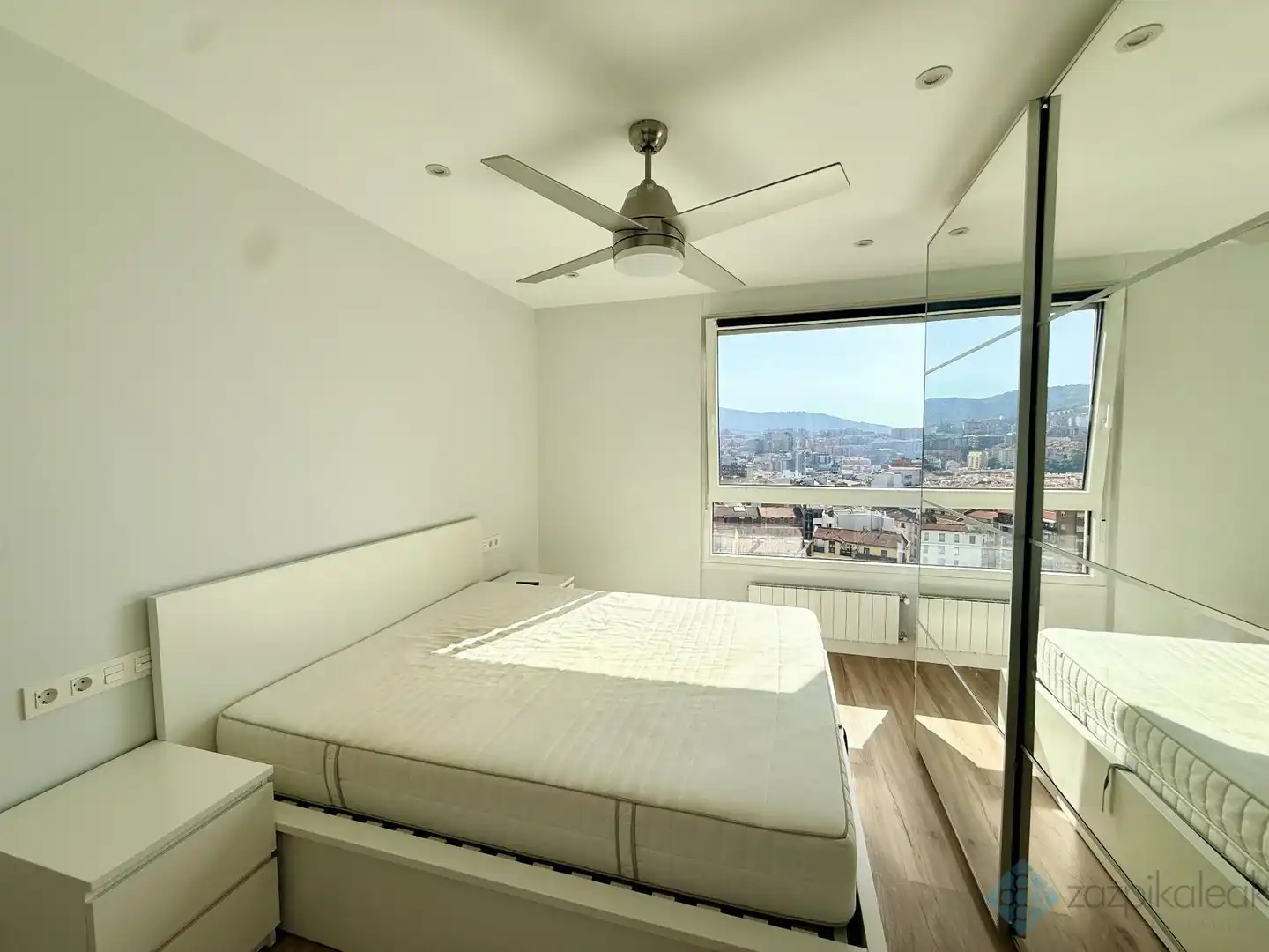 Bedroom of Flat for rent in Bilbao   with Heating and Furnished
