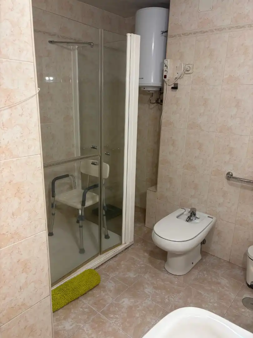 Bathroom of Flat for sale in Madrid  with Air Conditioner, Heating and Terrace