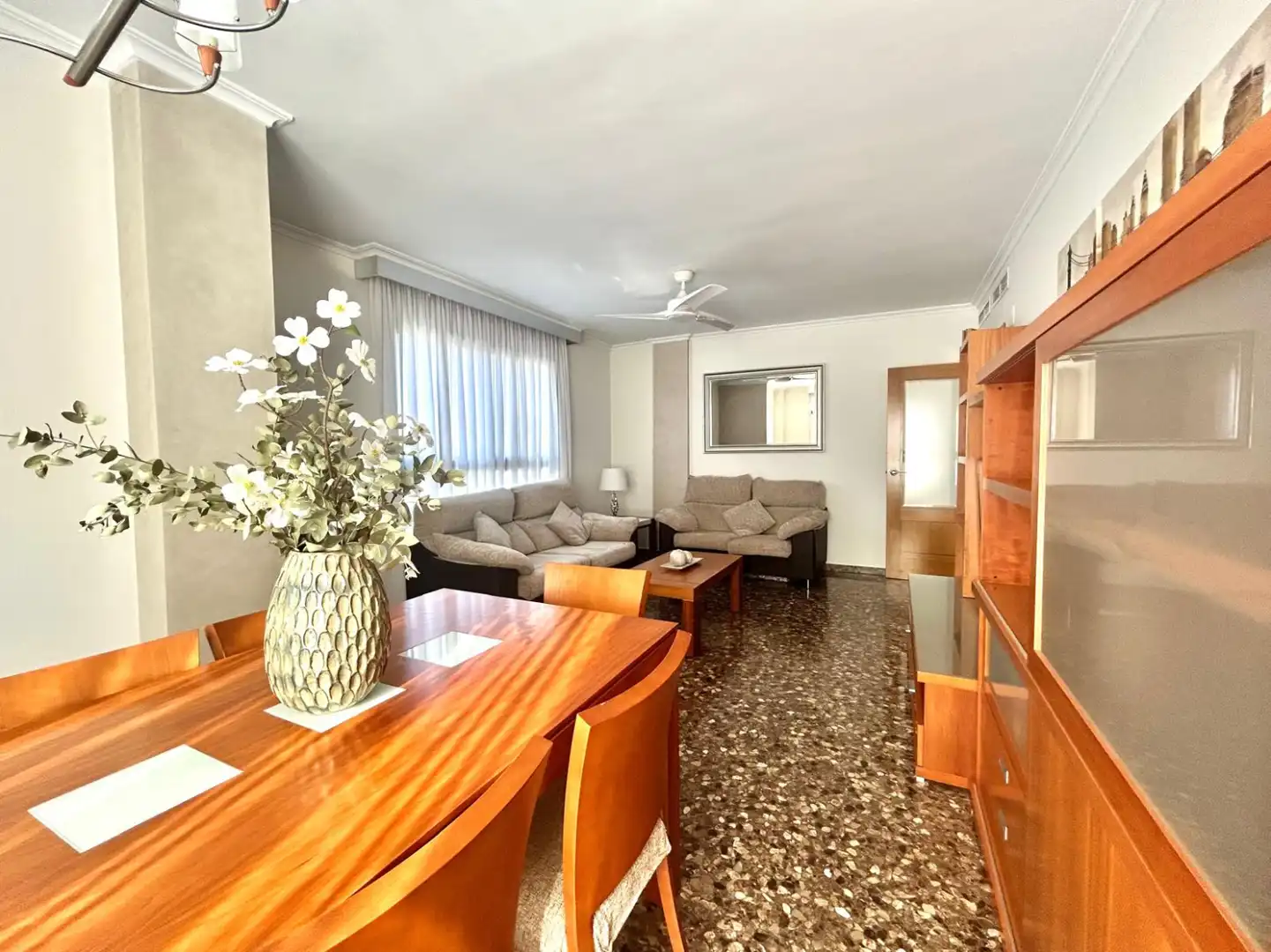 Living room of Flat for sale in Silla  with Air Conditioner, Storage room and Swimming Pool