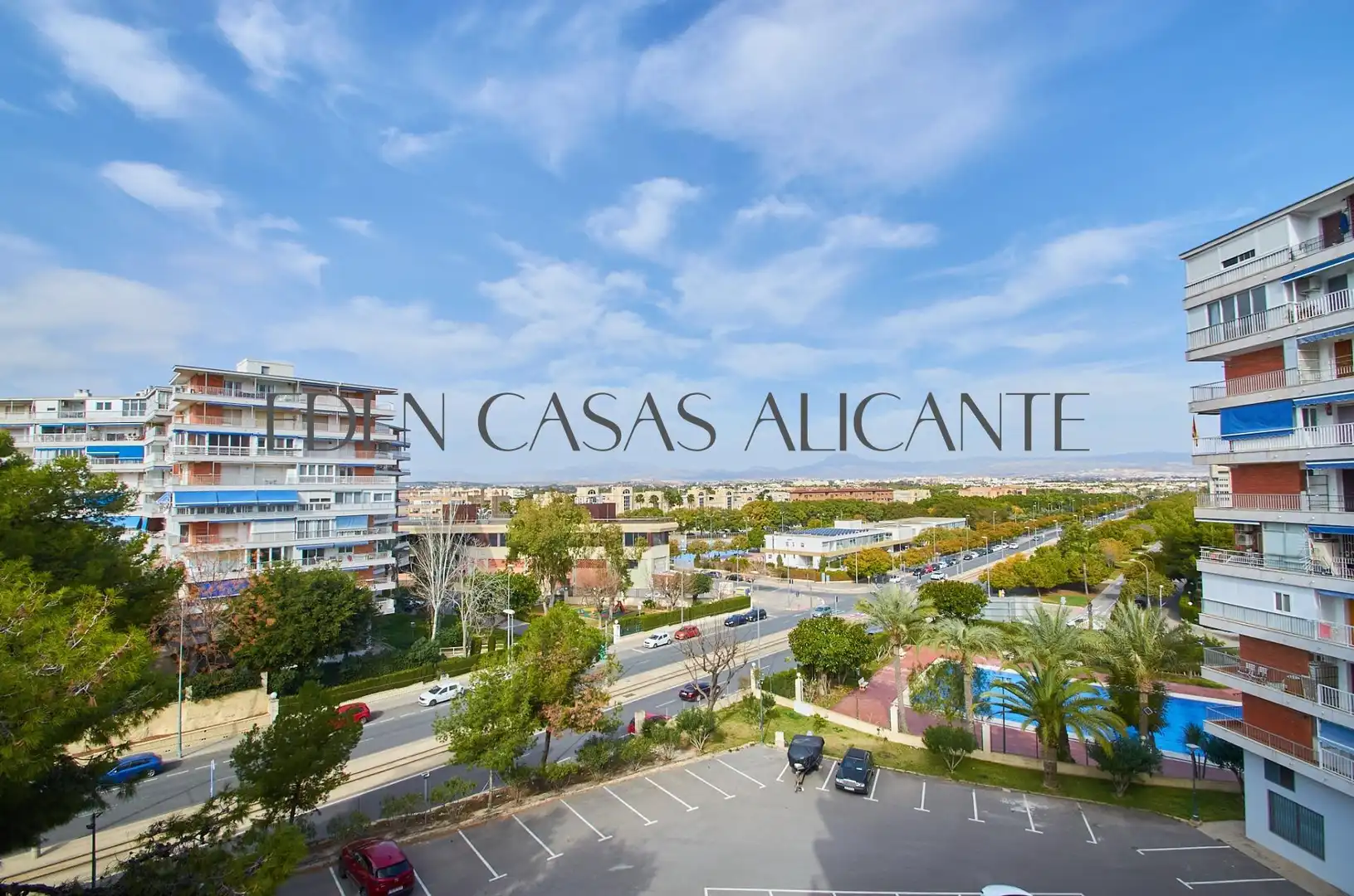 Vista exterior de Apartamento en venta en Alicante / Alacant con Terraza, Trastero y Amueblado