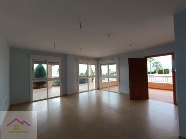 Erdgeschosswohnung mit Pool zum Verkauf in Paseo Maritimo Mediterraneo 53