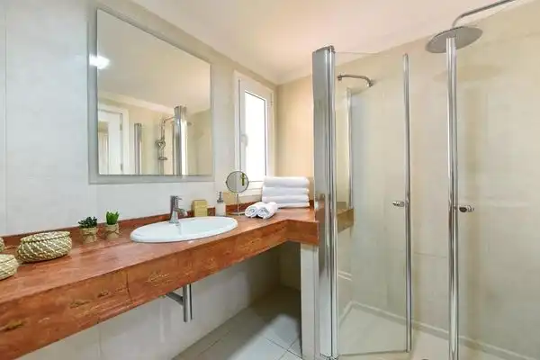 Bathroom of Flat for sale in San Bartolomé de Tirajana  with Air Conditioner and Community pool