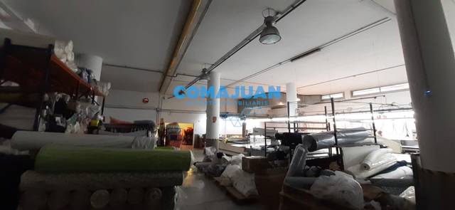 Nave industrial en Venta en Pla d'en Boet