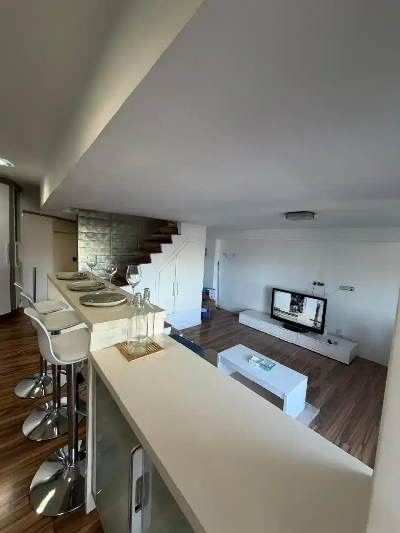 Wohnzimmer von Dachboden zur Miete in Valencia mit Privatgarten, Parkett und Abstellraum