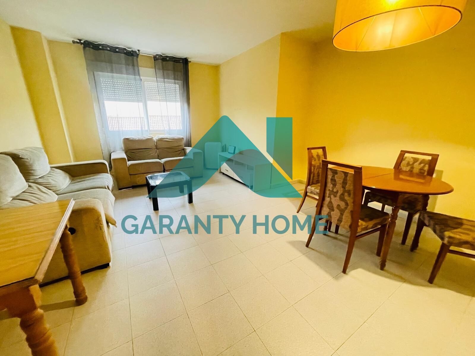 Vista exterior de Piso en venta en Cáceres Capital con Calefacción