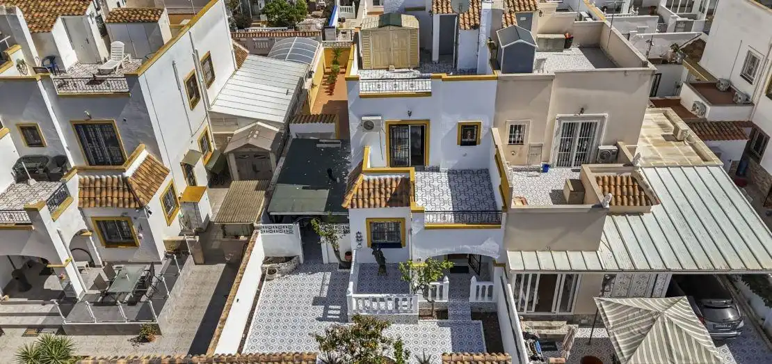 Casa bifamiliare in vendita a Zona Carrefour - Urbanizaciones, imagen 2