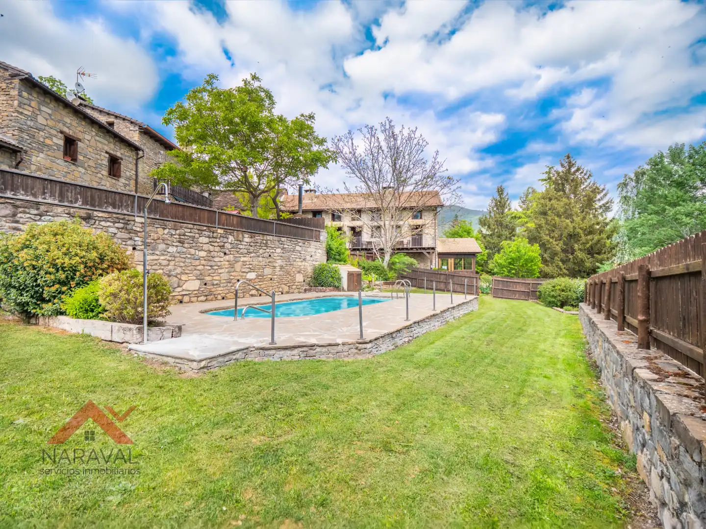 Piscina de Casa o chalet en venta en Fiscal con Aire acondicionado, Calefacción y Jardín privado