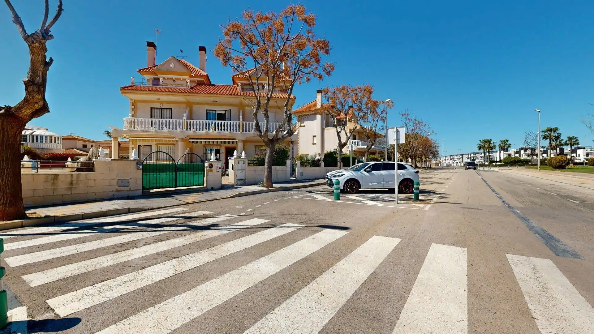 Vista exterior de Casa adosada en venta en Pilar de la Horadada con Jardín privado, Terraza y Balcón