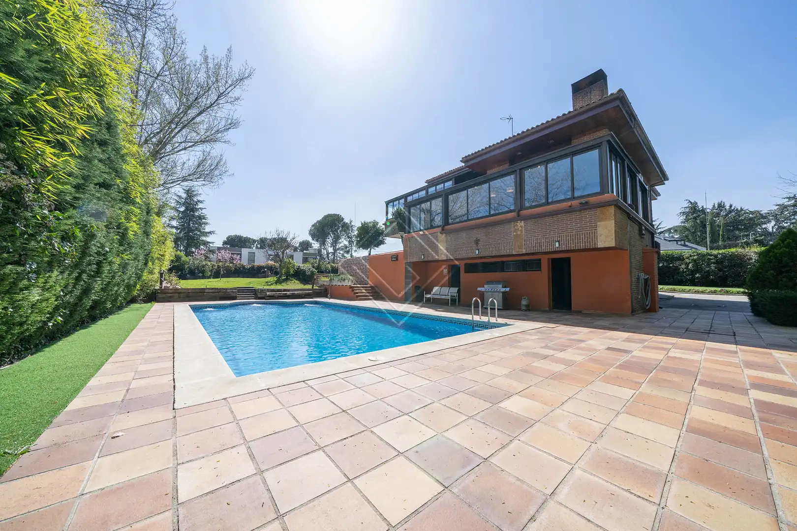 Piscina de Casa o chalet en venta en Madrid con Aire acondicionado, Calefacción y Jardín privado