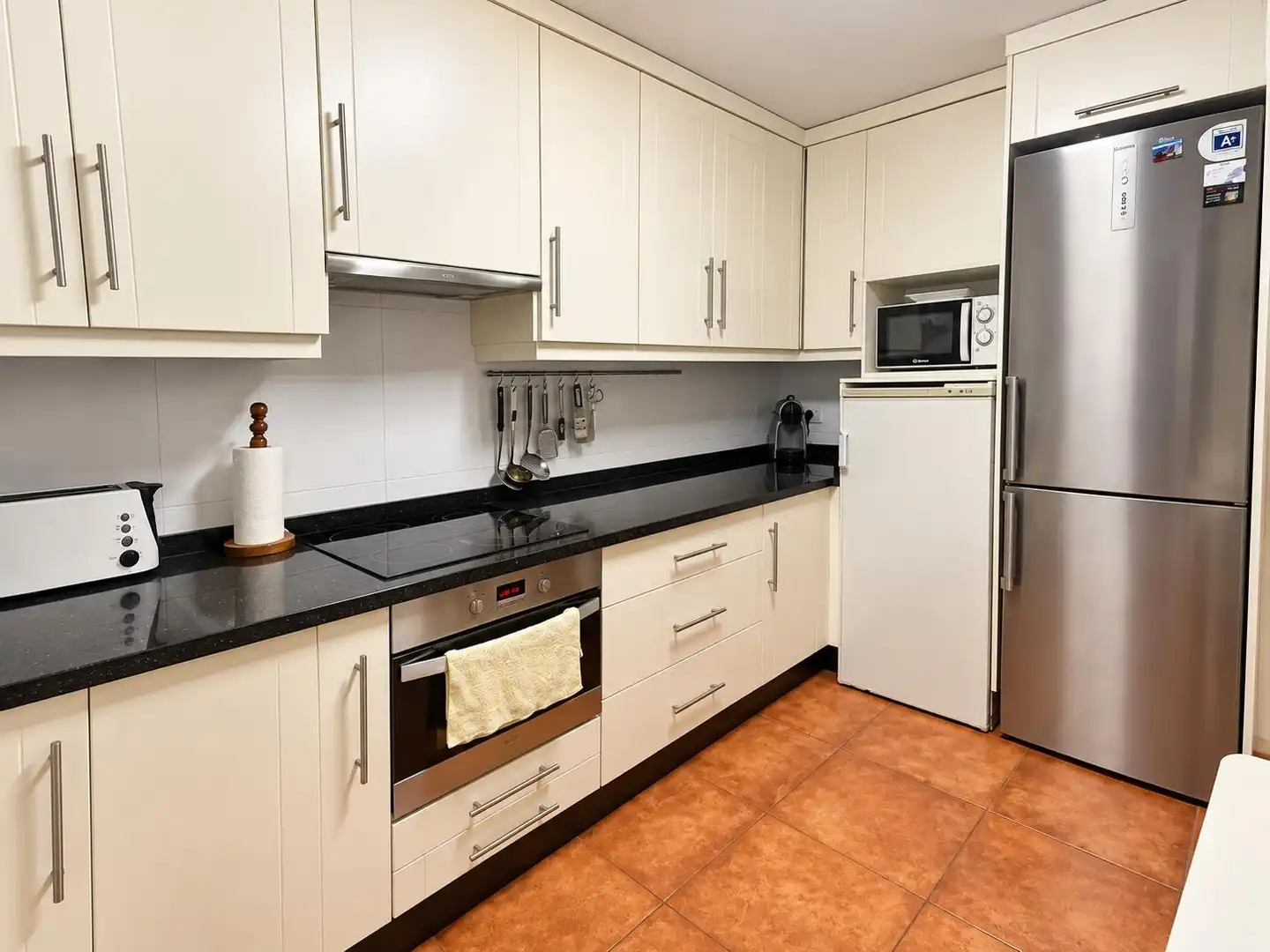 Cocina de Piso de alquiler en Poniente-Sur