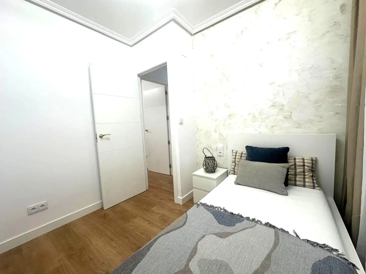 Bedroom of Flat for sale in Elche / Elx  with Air Conditioner, Furnished and Balcony