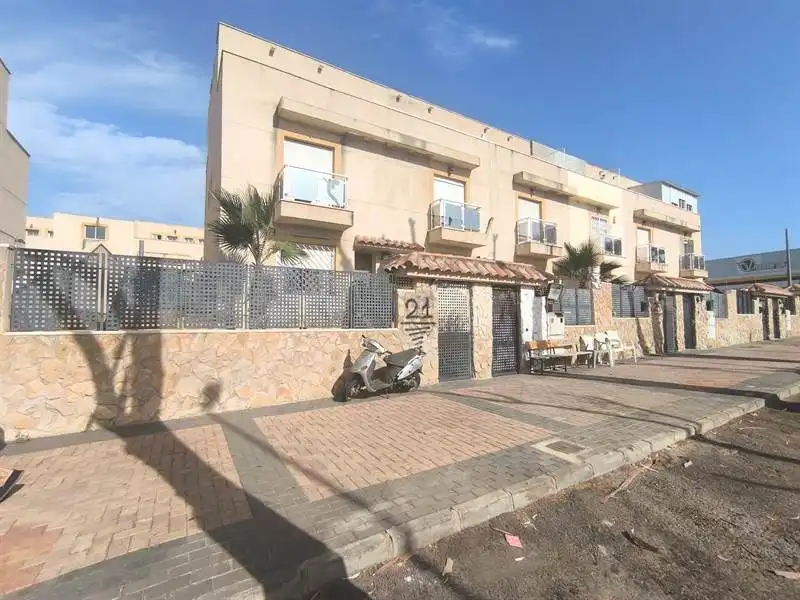 Casa in vendita a Calle Del Cementerio