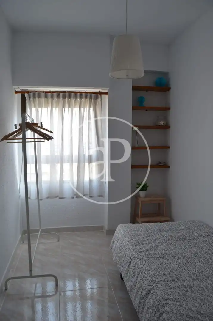 Habitación de Piso de alquiler en Valencia con Amueblado y Balcón
