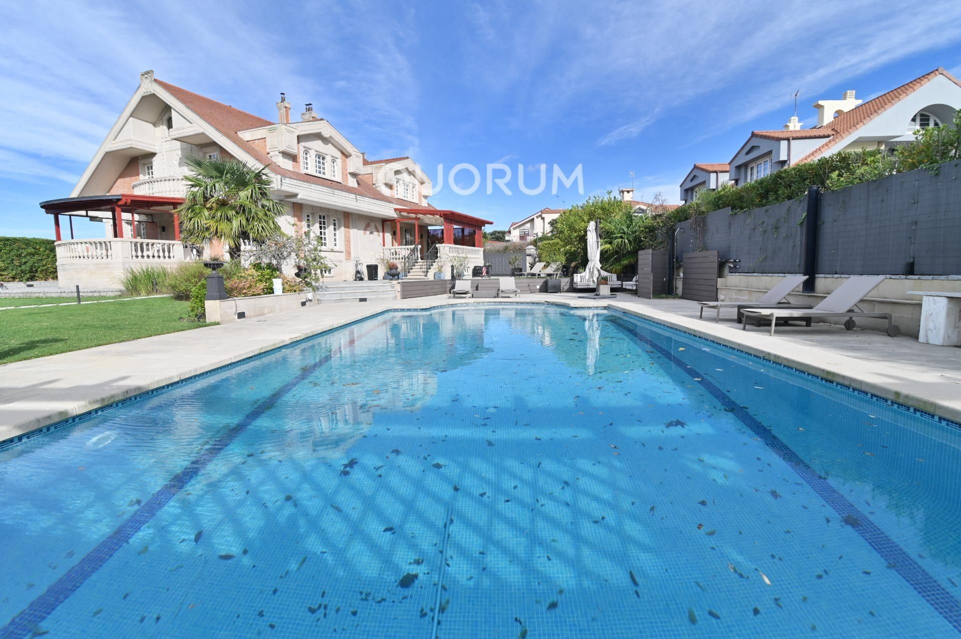 Swimming pool of House or chalet for sale in Plentzia  with Heating, Private garden and Terrace