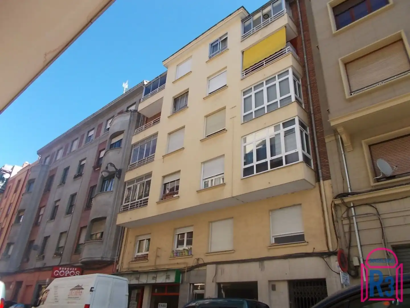 Vista exterior de Apartamento de alquiler en León Capital  con Calefacción y Amueblado