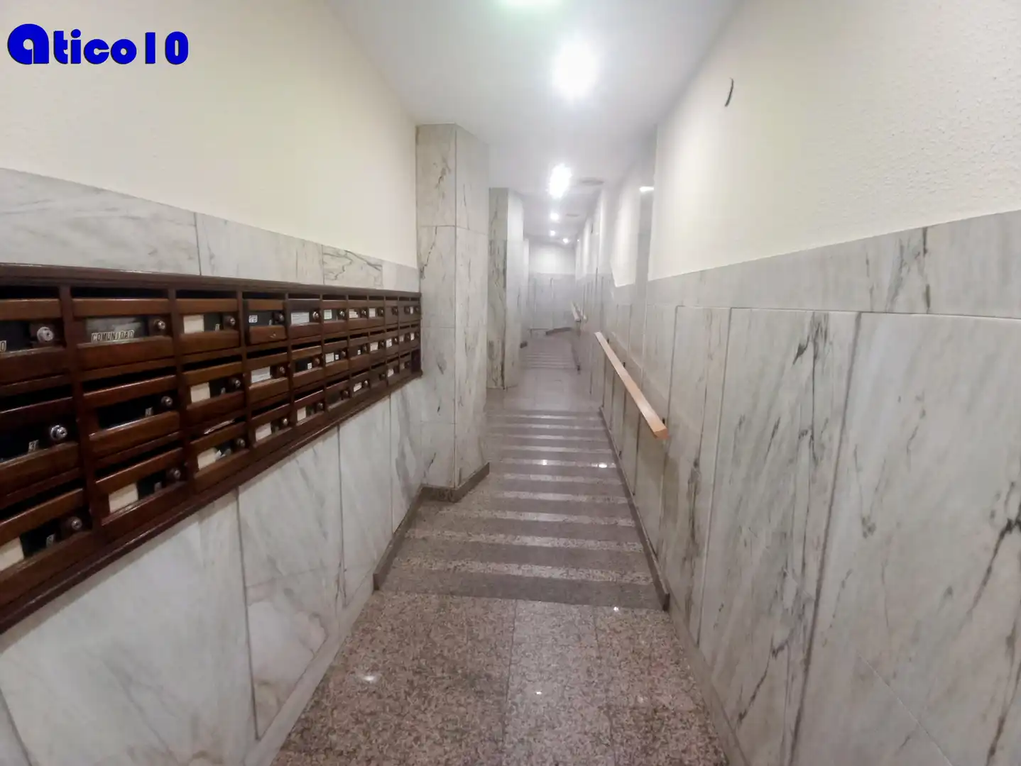 Pis en venda en Oviedo  amb Calefacció, Parquet i Traster
