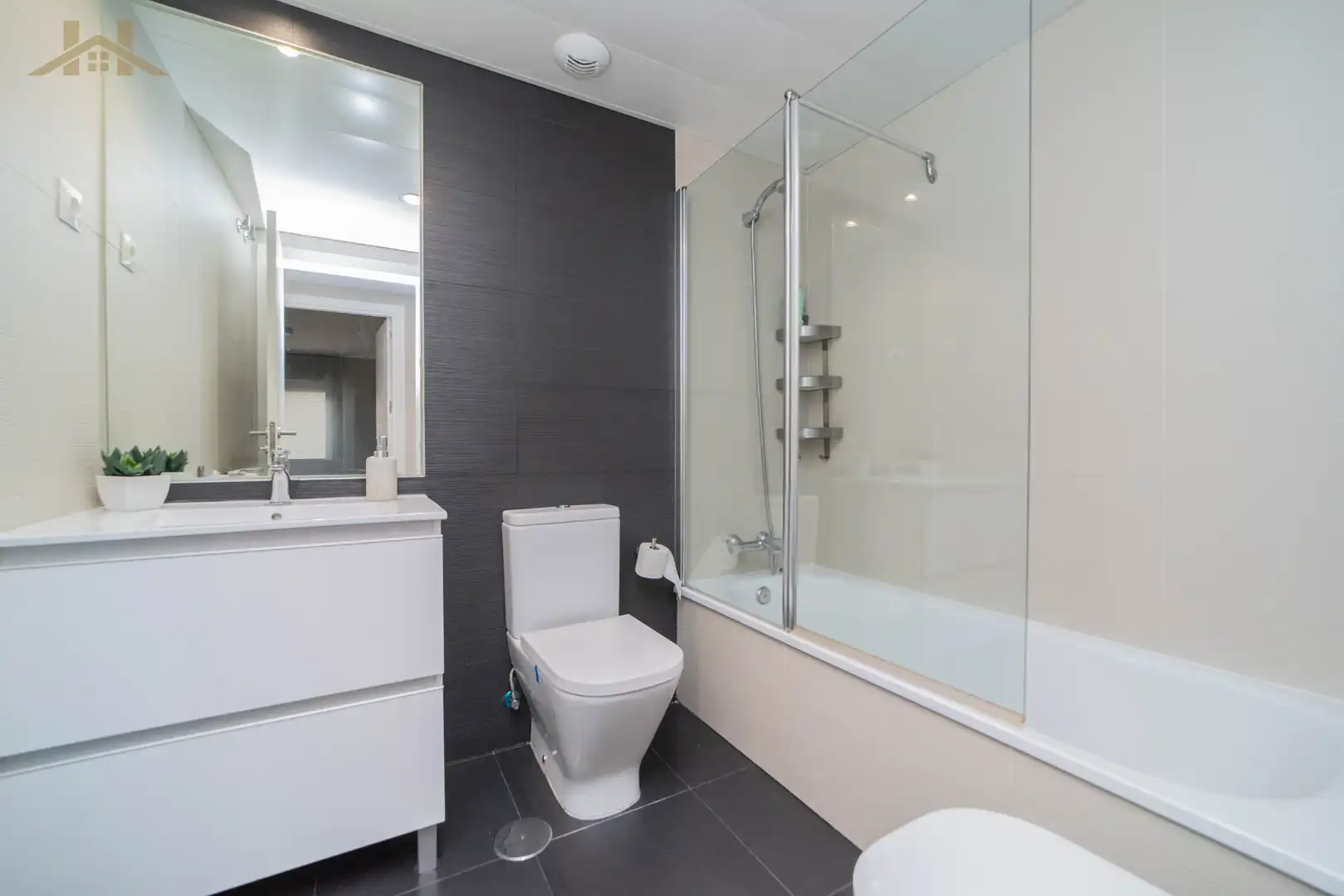 Baño de Planta baja en venta en Rivas-Vaciamadrid con Aire acondicionado, Calefacción y Parquet