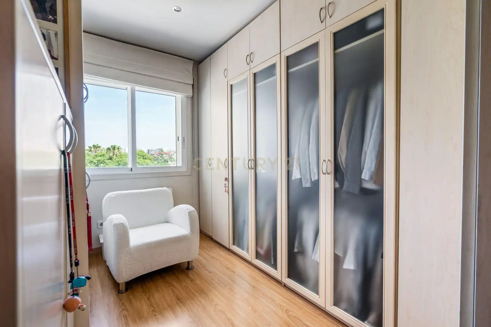 Dormitori de Apartament en venda en Sant Joan Despí amb Aire condicionat i Piscina comunitària