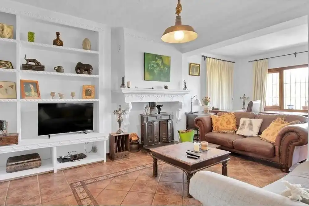 Sala de estar de Casa o chalet en venta en Alhaurín El Grande con Jardín privado y Piscina comunitaria