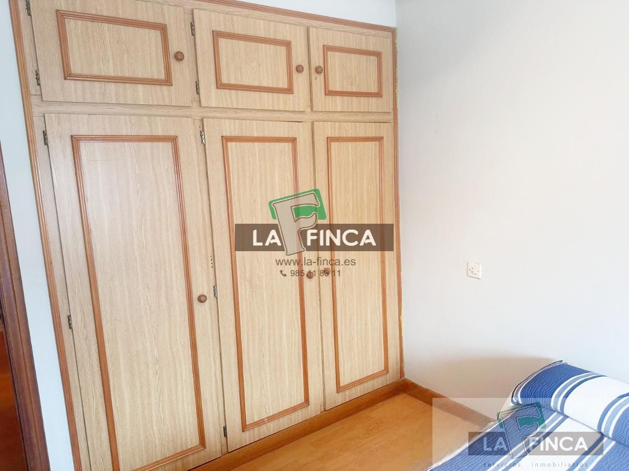 Dormitori de Pis en venda en Oviedo  amb Traster