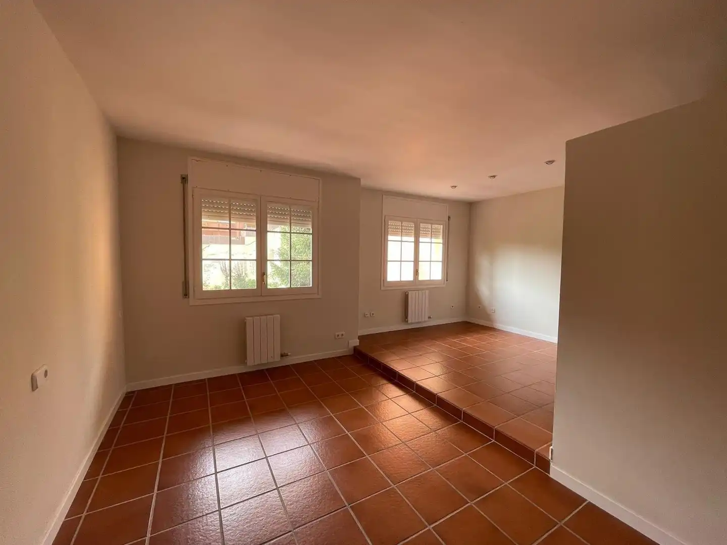 Einfamilien-Reihenhaus zur Miete in Sant Andreu de Llavaneres mit Klimaanlage, Privatgarten und Balkon