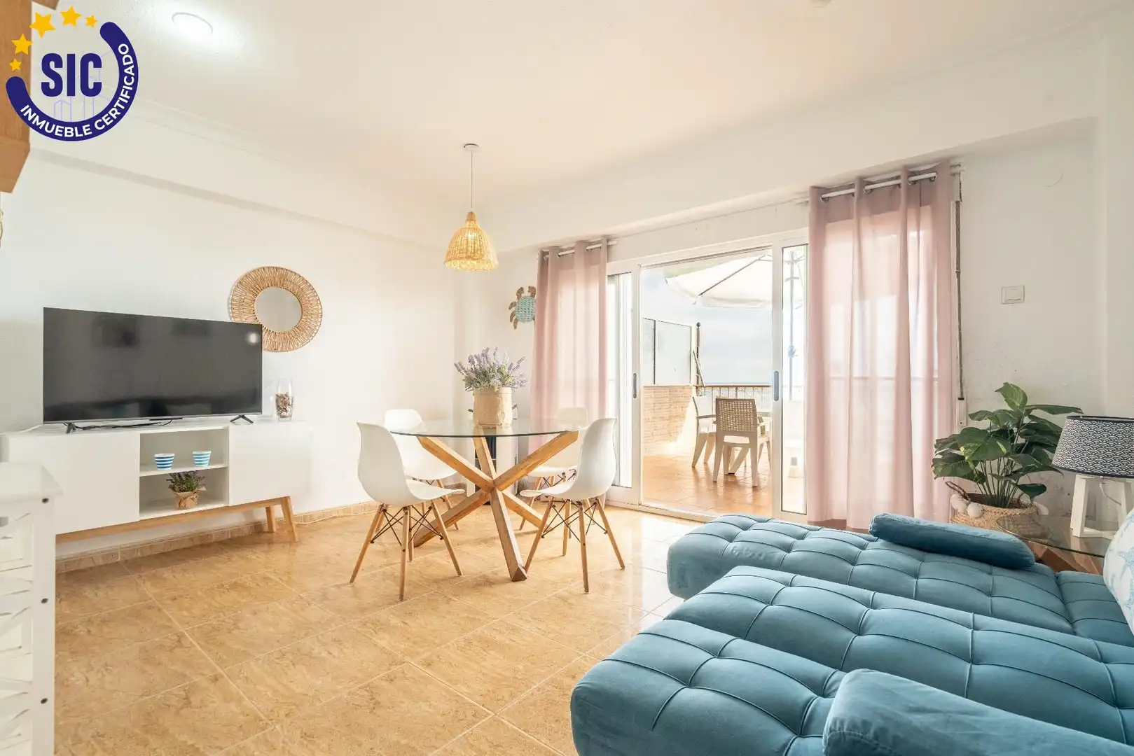 Sala d'estar de Apartament en venda en Sueca amb Terrassa i Balcó