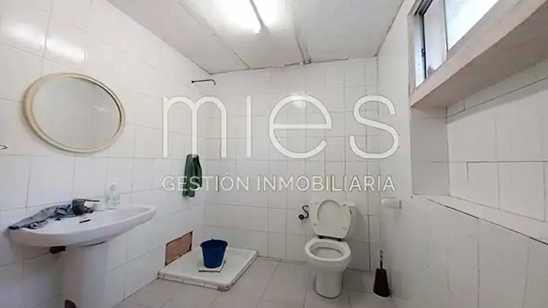 Baño de Edificio en venta en Benetússer
