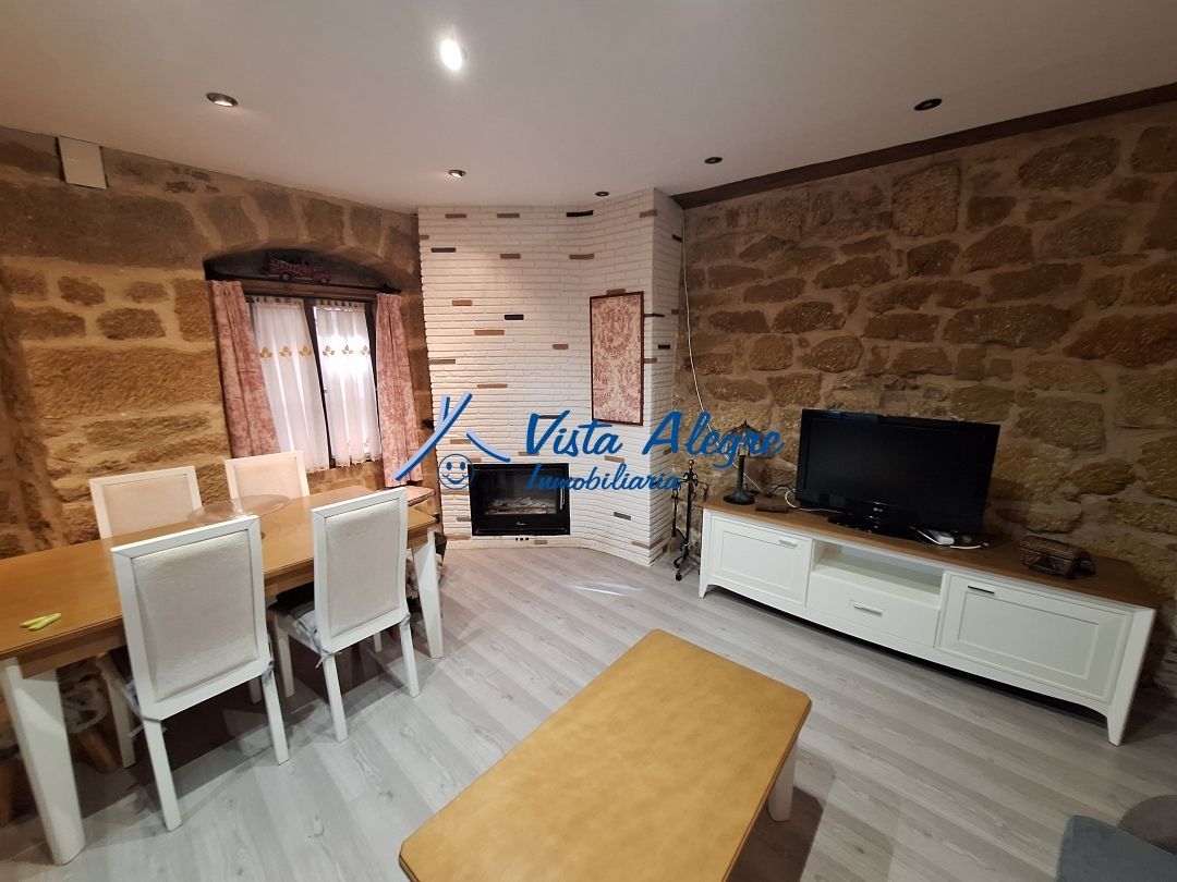 Sala d'estar de Casa o xalet en venda en Briñas amb Calefacció, Terrassa i Traster