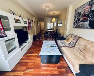 Sala d'estar de Pis en venda en Bilbao  amb Calefacció i Traster
