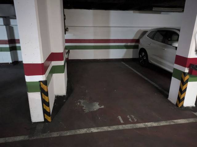 Garaje en Alquiler en Calle Ingeniero Marquina, 2 en Ciudad Naranco - Prados de La Fuente