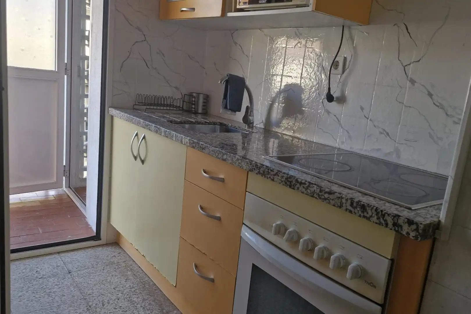 Kitchen of Flat for rent in Granada  with Furnished and Balcony