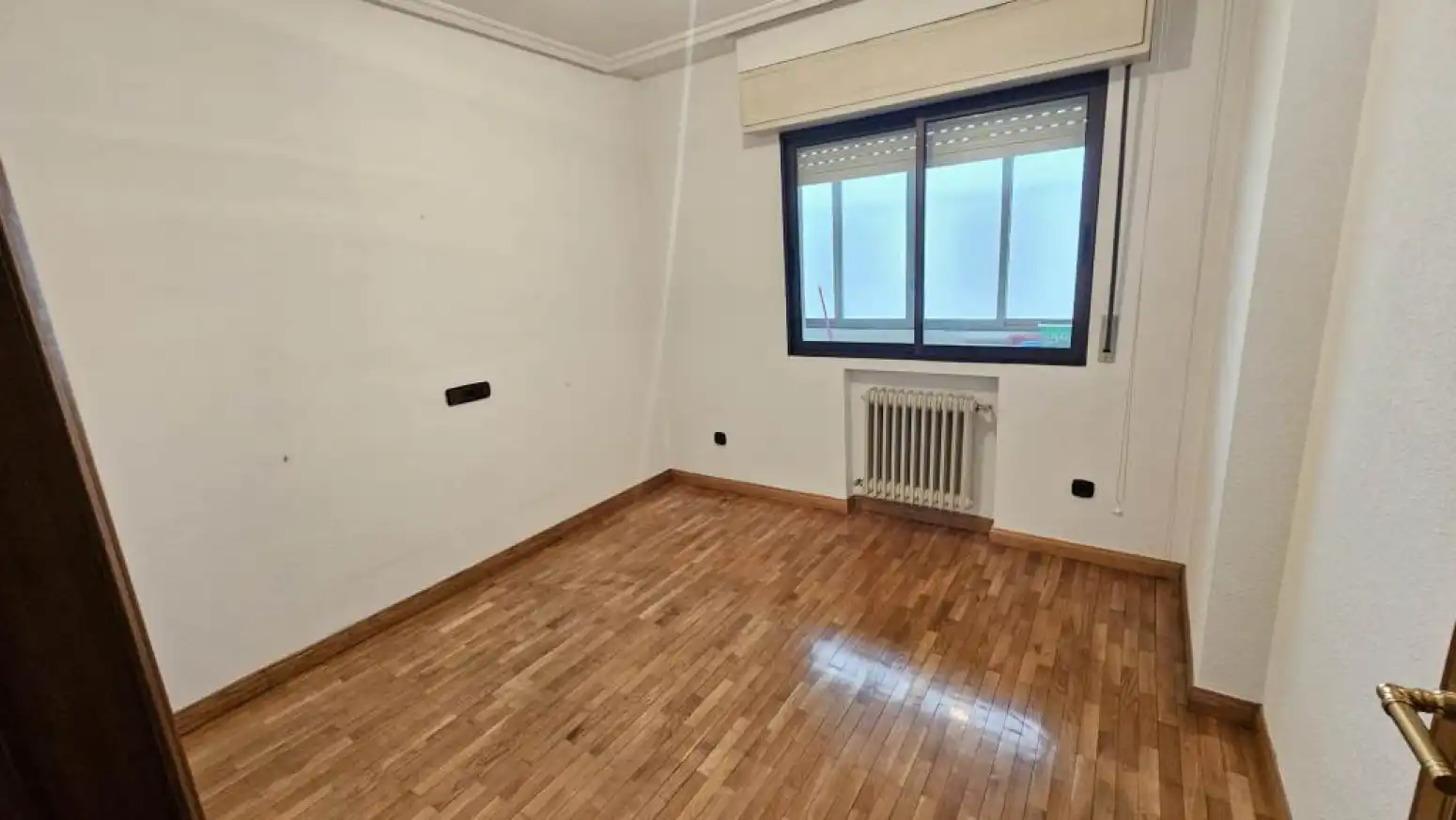 Bedroom of Flat for rent in Salamanca  with Heating, Parquet flooring and Terrace
